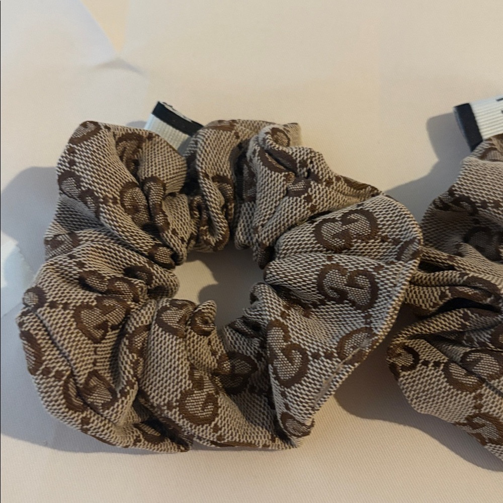 Gucci scrunchie GWP set of 2 - Picture 3 of 5